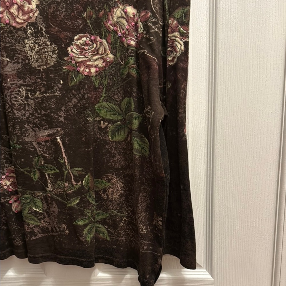 Dark Floral Women's Top - Picture 7 of 8